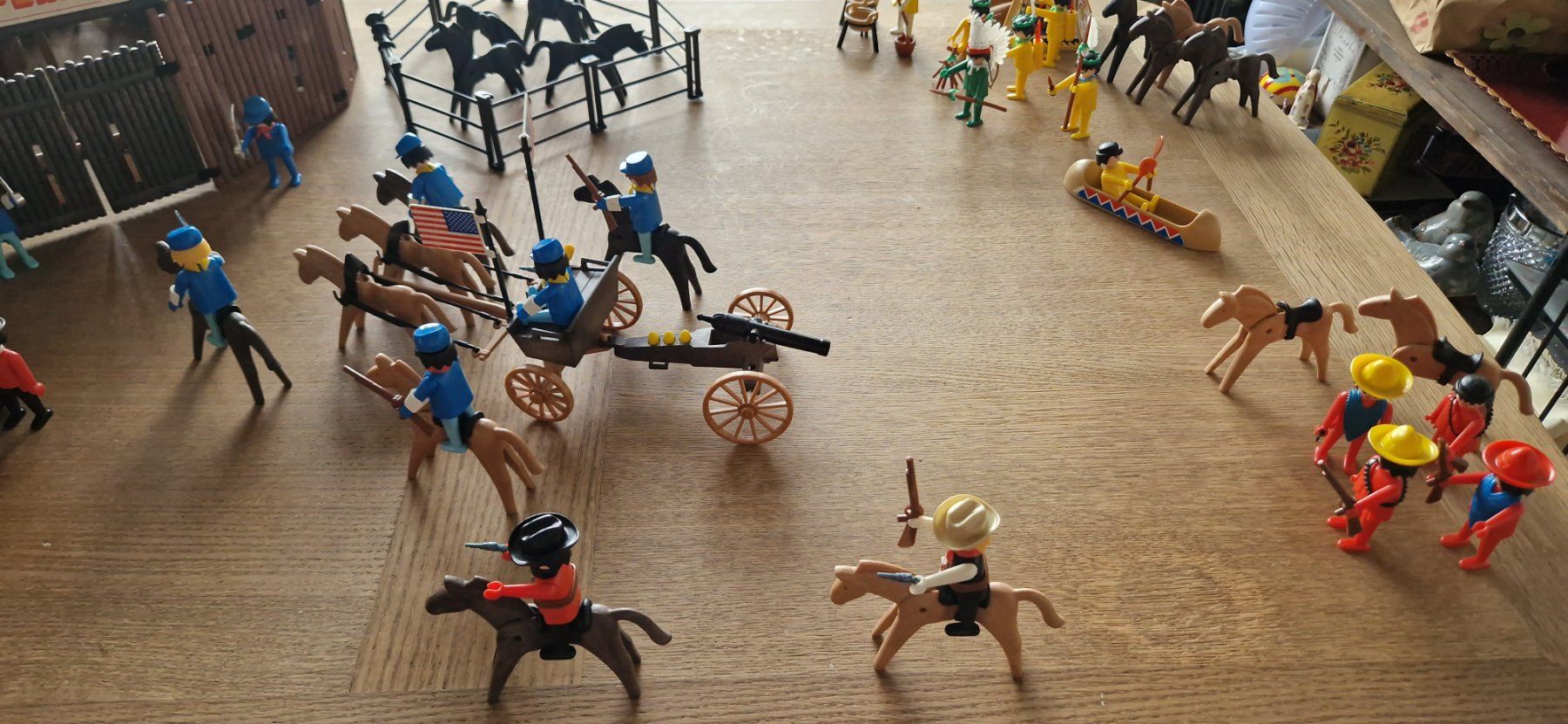 Playmobil Giocattoli: Ensemble Playmobile Fort Union, Indiens, Chevaux, Banque – Usato da Münchenbuchsee venduto da capa2014