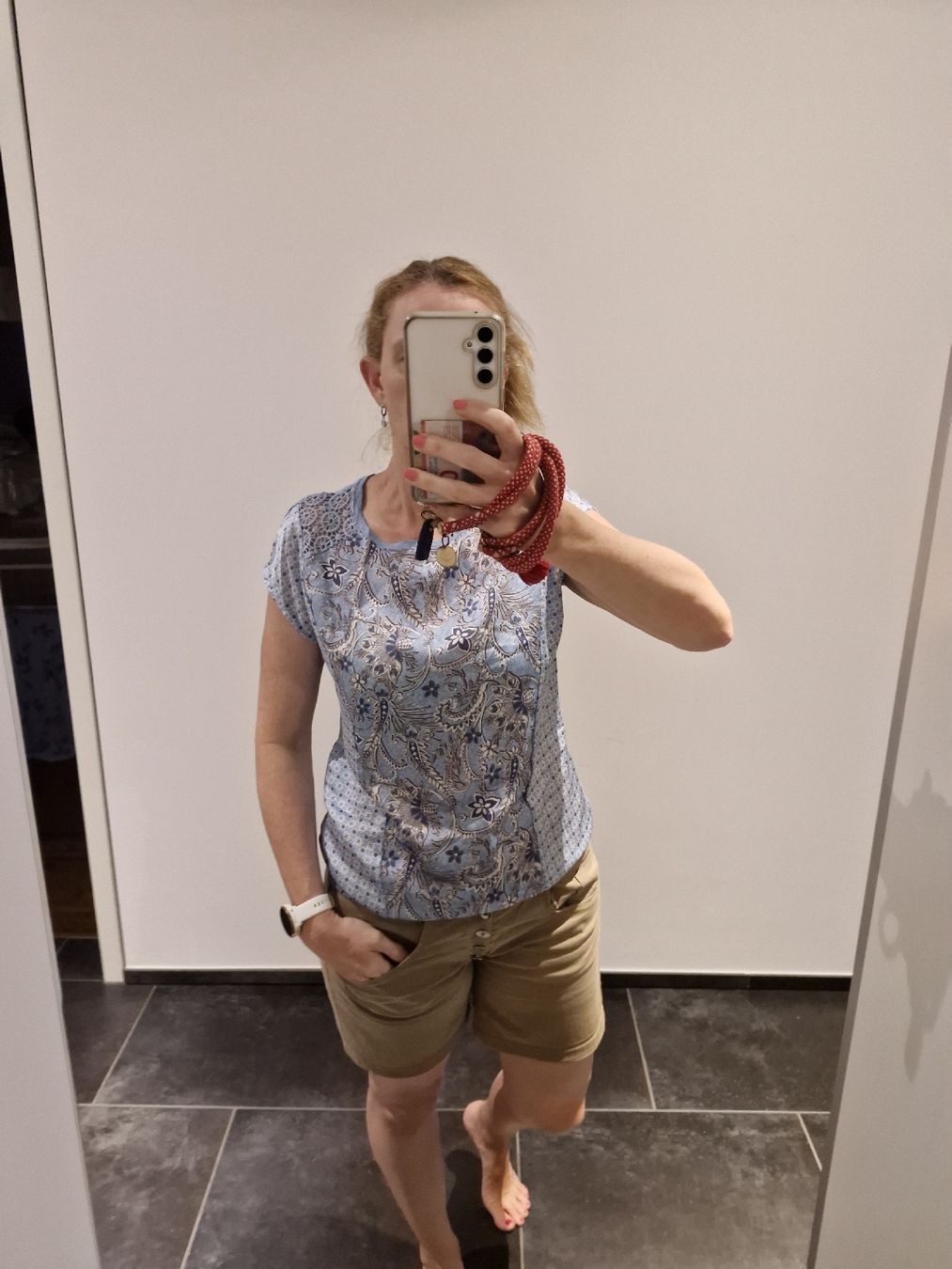 Comma T-shirt: Commas Shirt, Grösse 36, hellblau mit Muster, neuwertig – Nuovo (secondo la descrizione) da Bottmingen venduto da mbrunetti1