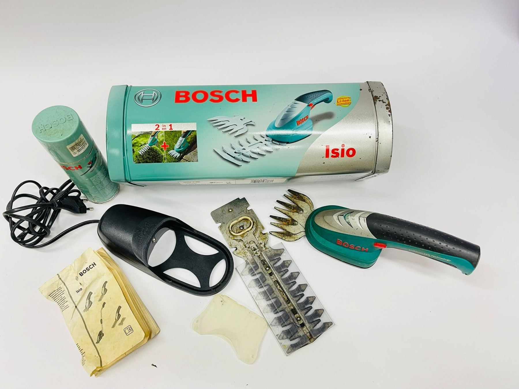 Bosch Tutti gli attrezzi: Bosch Isio Akku Gras- und Strauchschere Set – Usato da Olten venduto da ELHANDEL
