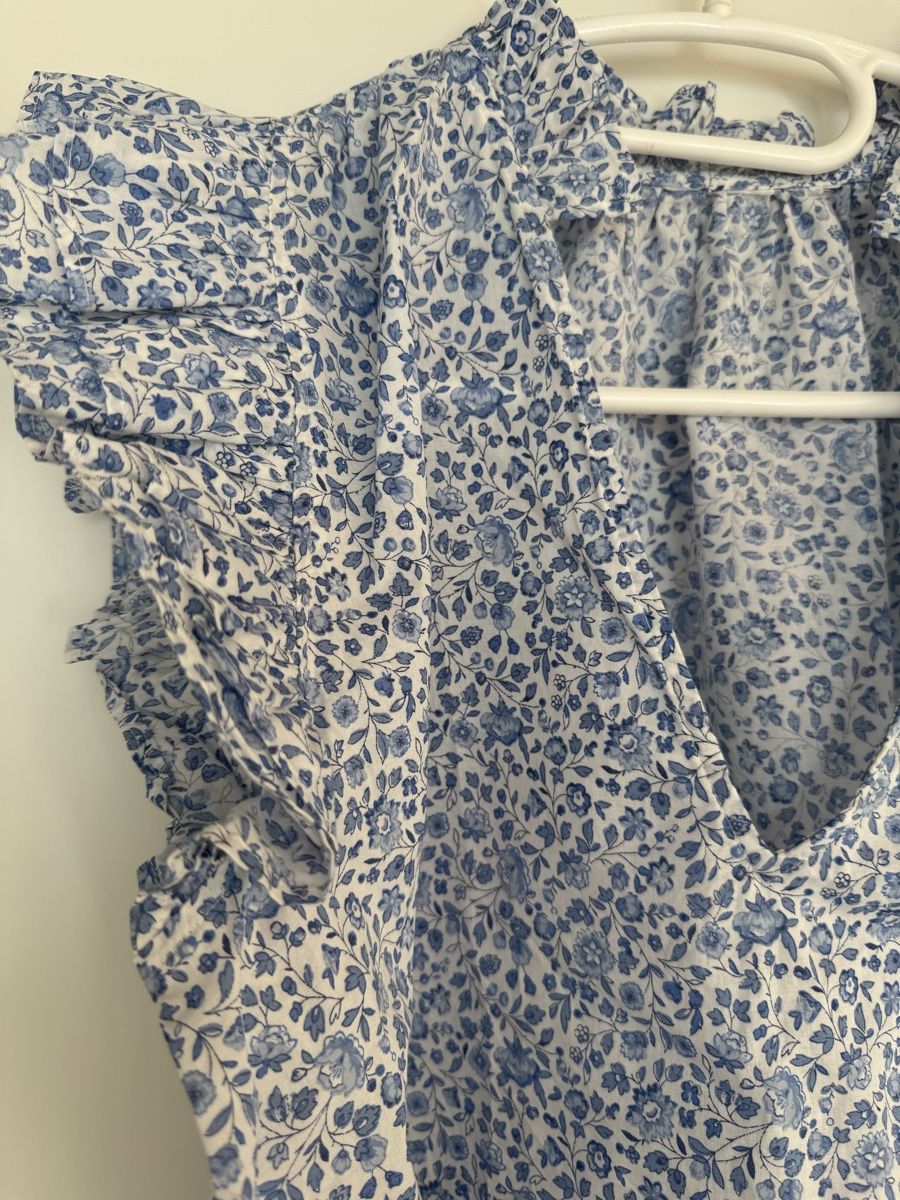 Top: Sommerbluse mit Blumenmuster, Grösse M – Nuovo (secondo la descrizione) da zürich venduto da Bailey17 1