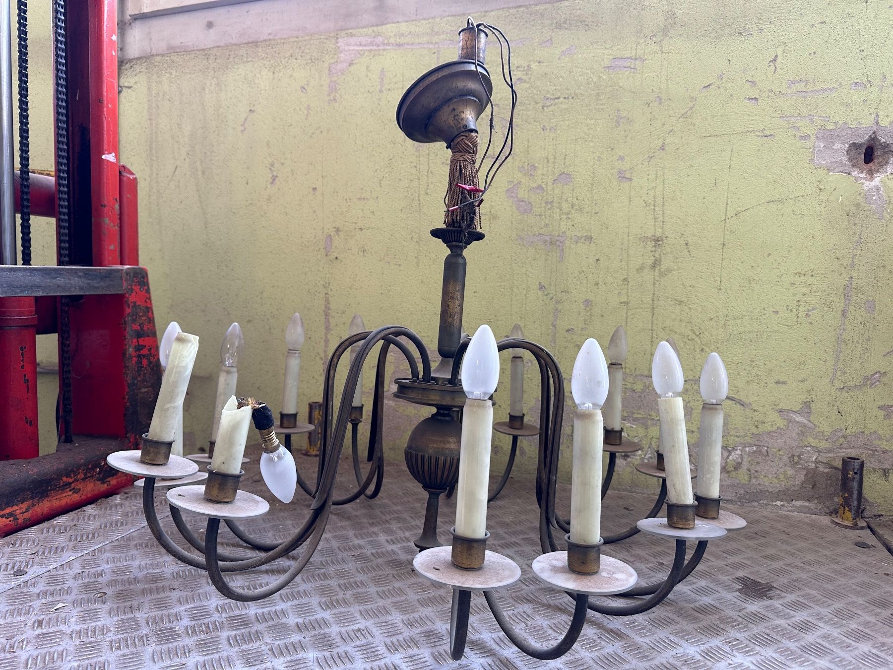 Lampadari & plafoniere: coole, alte, messing Kronleuchte – Usato da Necker venduto da liq24