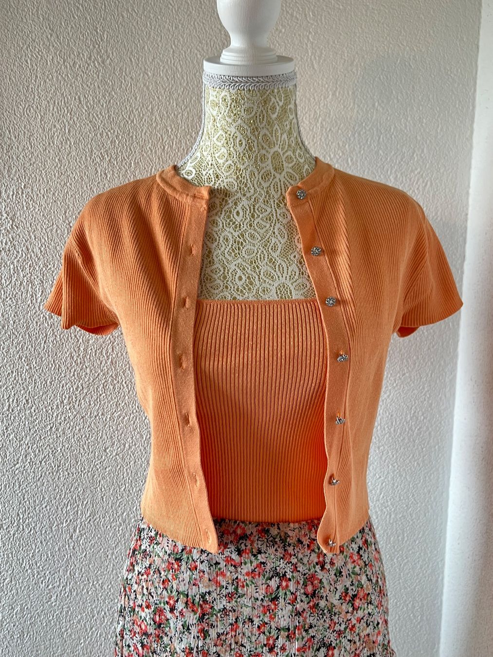 Zara Top: Zara two set with silver buttons – Usato da Otelfingen venduto da houseofstae 2