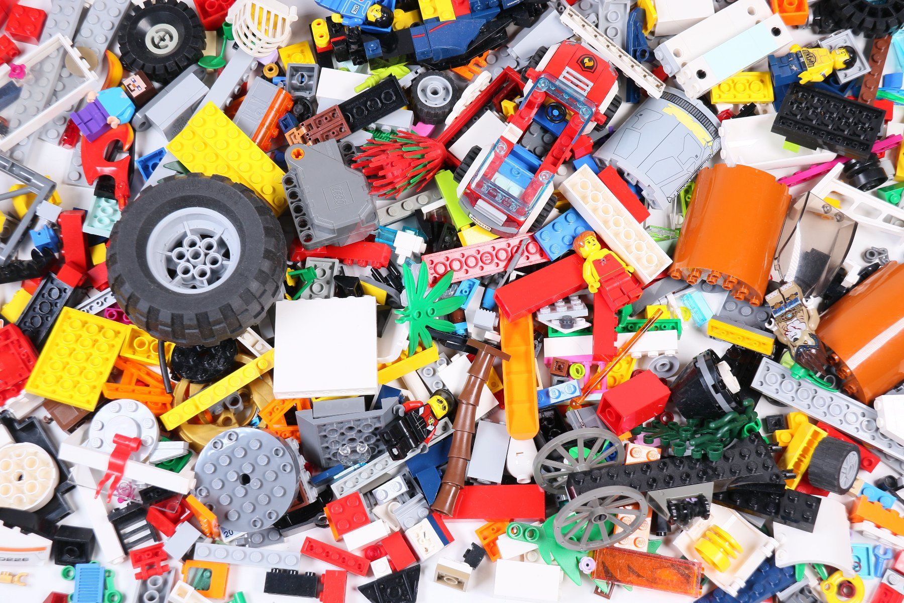 Lego Kit di costruzioni: 1.5 kg. Legoteile mit Minifiguren – Usato da Hettlingen venduto da Scholi99 1