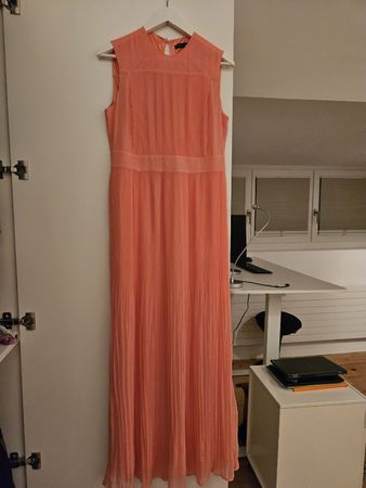 Sommerliches Maxikleid in Korall, Grösse 40 - Top Festkleid