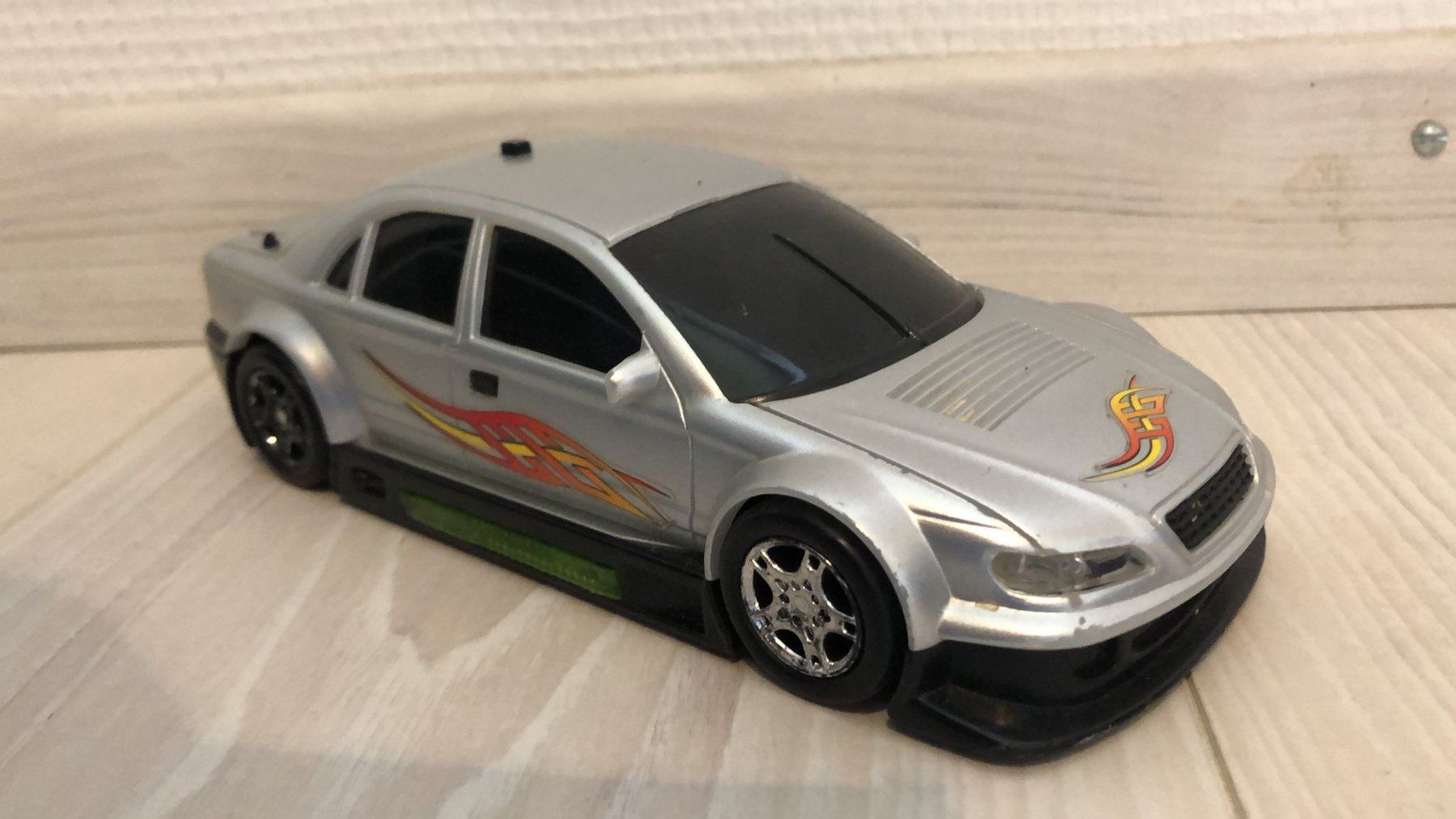 Giocattoli: Voiture tuning argentée – Usato da La Rippe venduto da veromaud