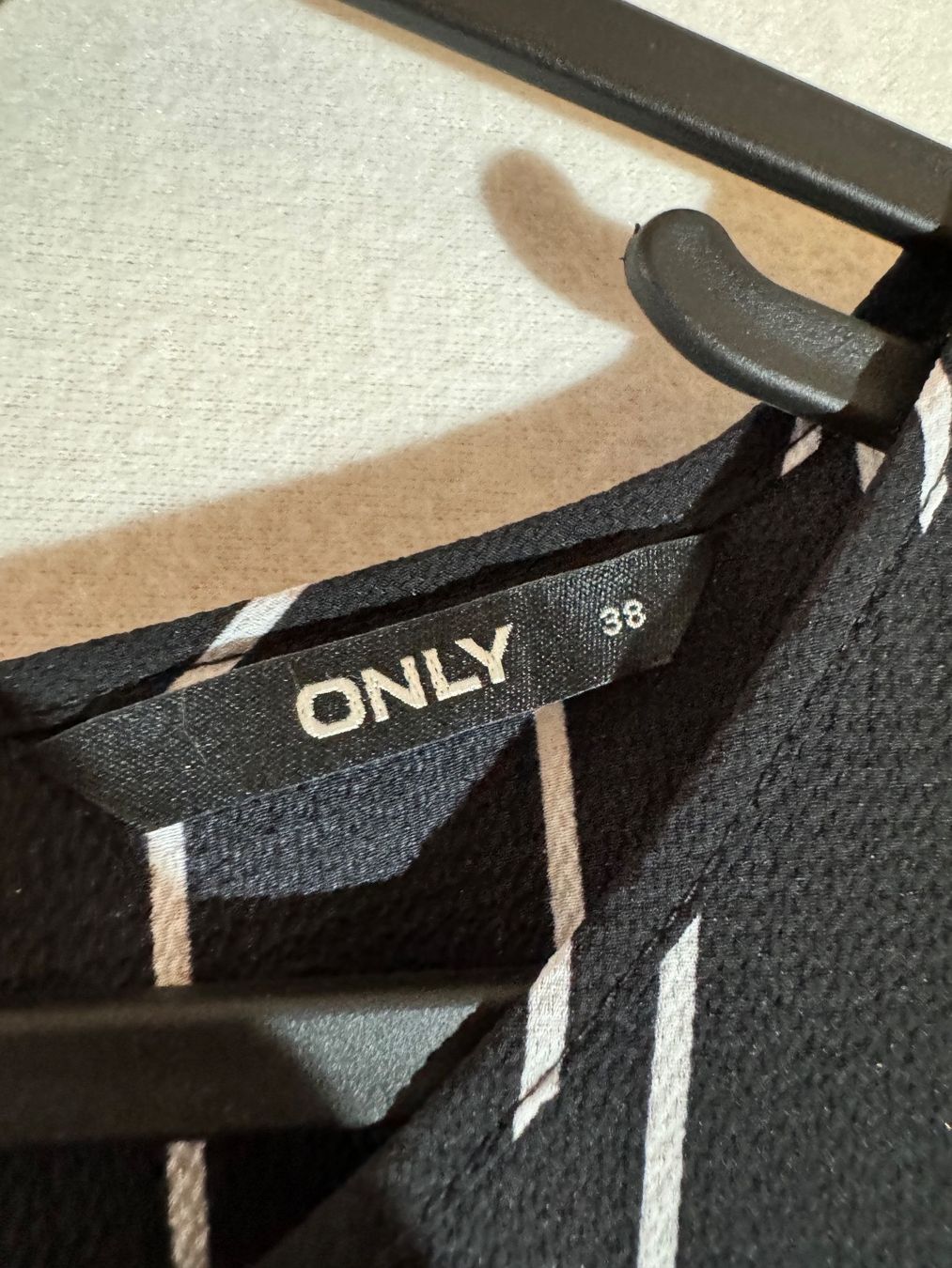 Only Camicette: Gestreifte Bluse von Only Gr. 38 – Usato da Grosswangen venduto da SALE_SALE_SALE 1