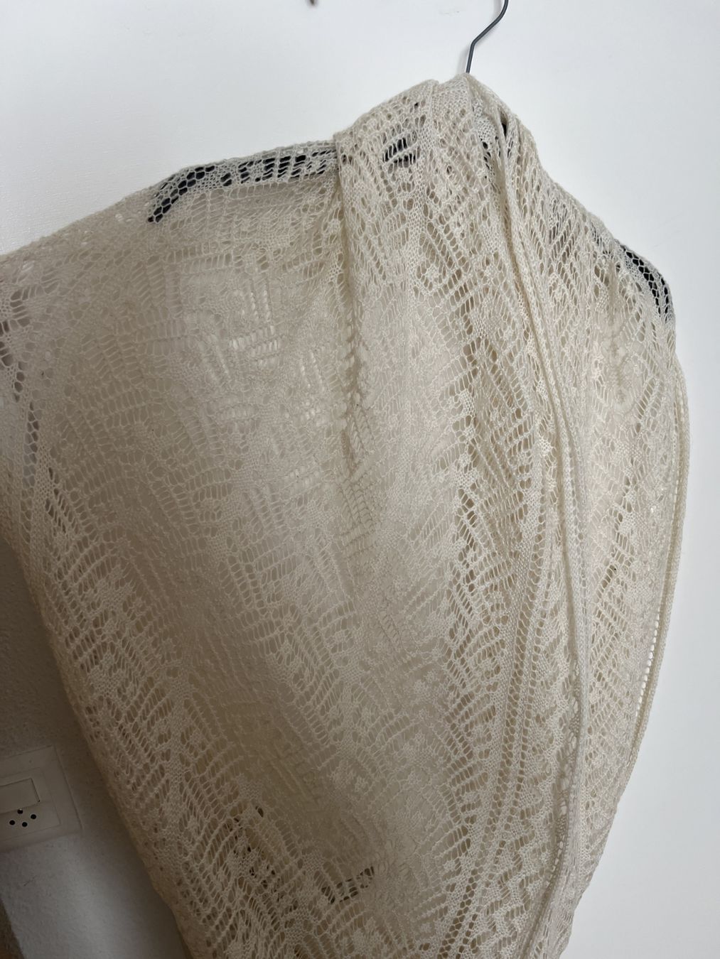 Foulard & Sciarpe: Cream/Beige Circle Scarf – Usato da Horgen venduto da linuxrp 2