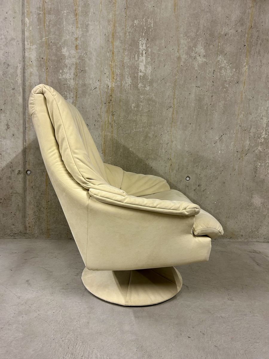 Sessel: Bequemer Wildleder Sessel mit Hocker, von a.r.s,Relax Sessel – Gebraucht aus Rickenbach ZH von Der-Insider 3