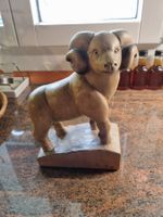 Holzfigur Widder, Handgeschnitzt, Vintage, Herbst Deko!