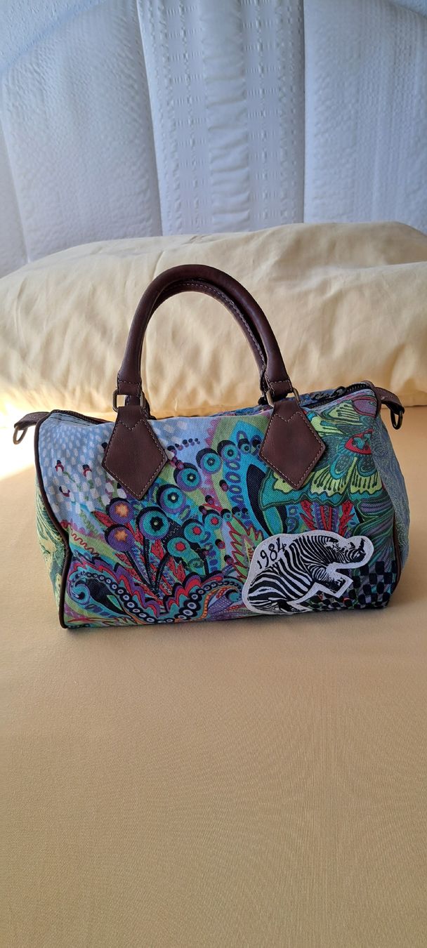 Desigual Borse da donna: Sac à main Desigual NEUF ! patchwork multicolore – Nuovo e nell'imballaggio originale da Meyrin venduto da gazon02 2