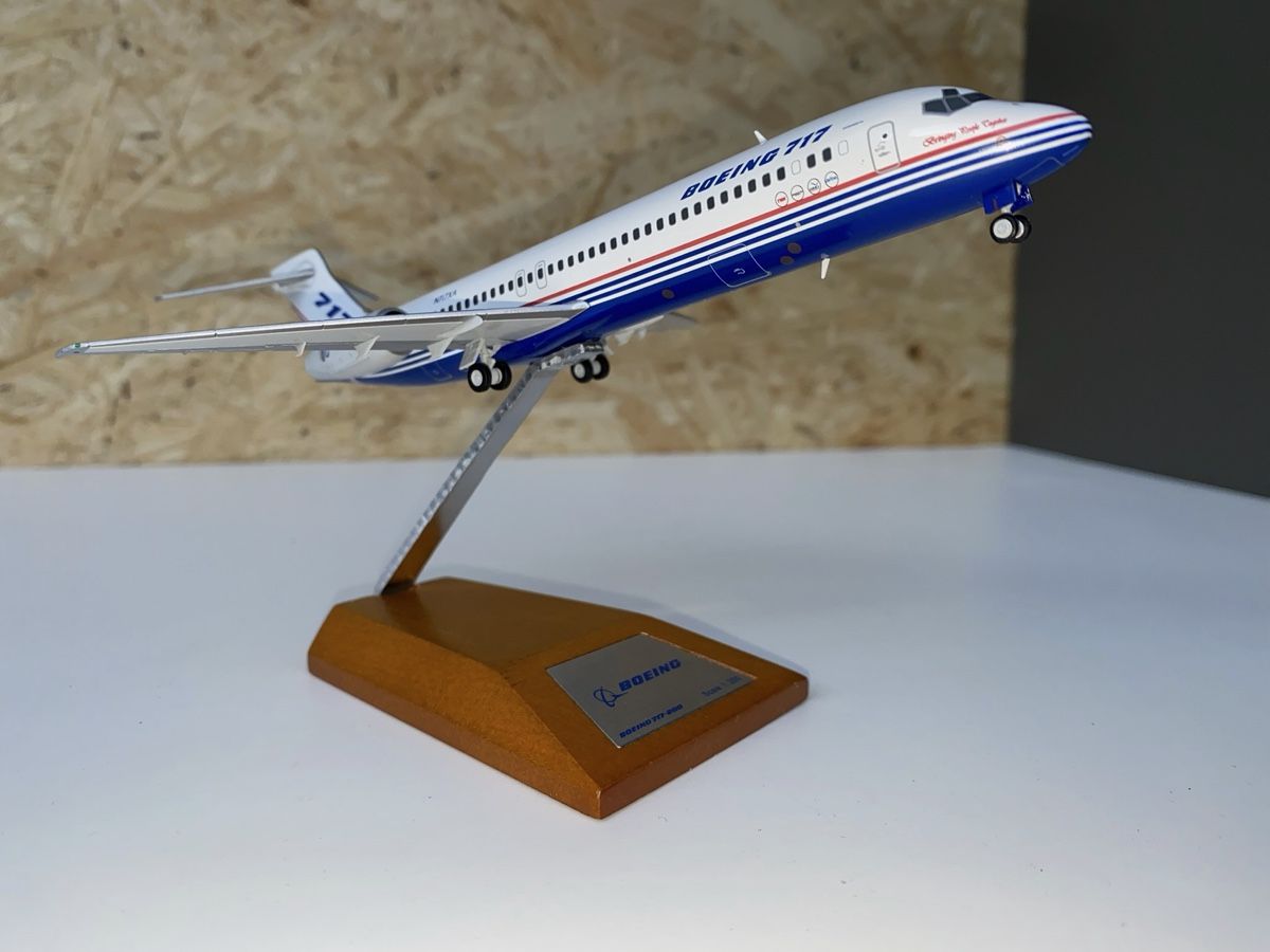 Boeing Kit di modellismo & Modellini statici: Boeing 717 Metallmodell Masstab 1:200 – Nuovo (secondo la descrizione) da Meiringen venduto da sellswiss 1