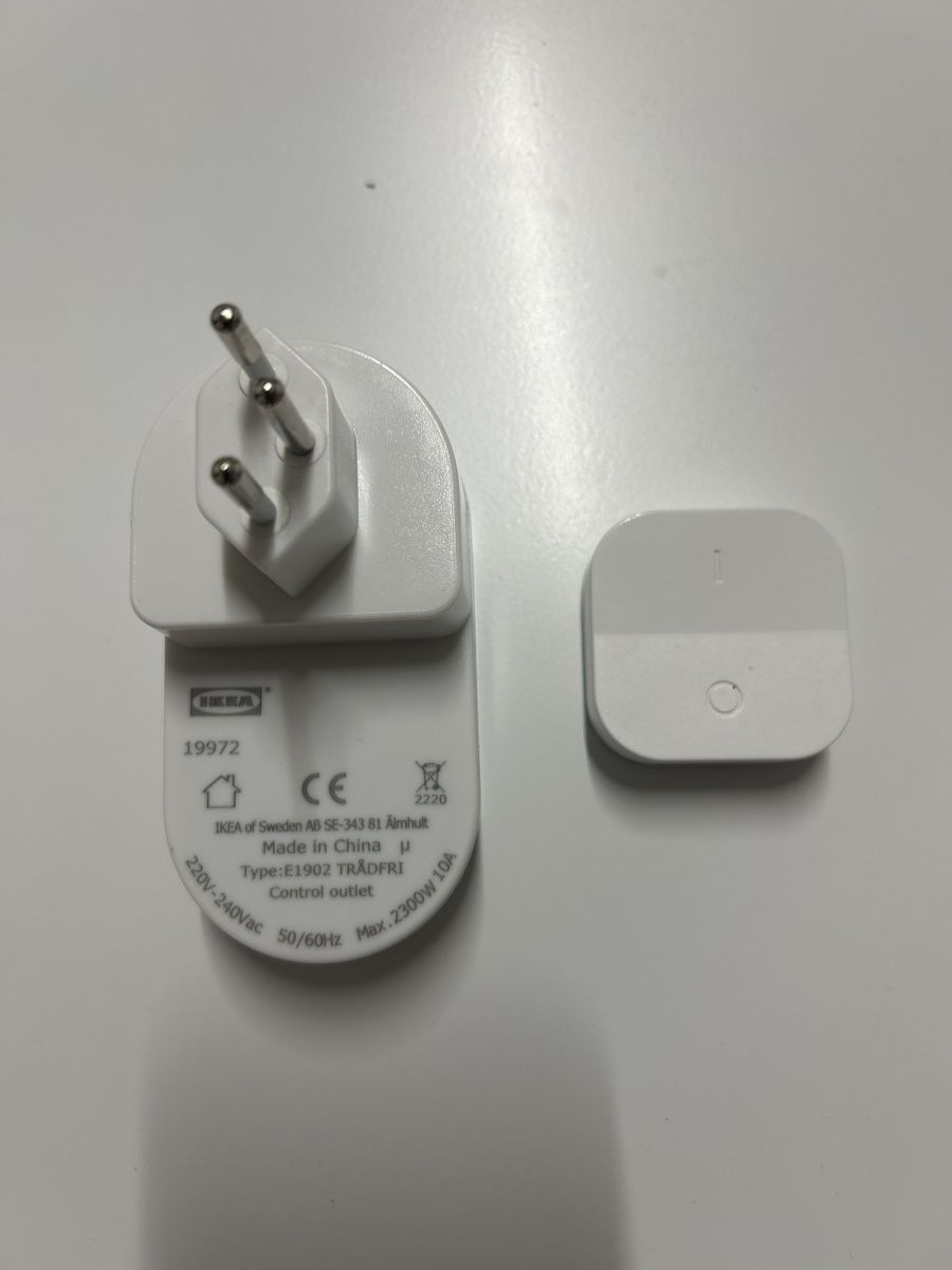 Ikea Fiches d'alim.: IKEA Tradfri Funksteckdose E1902 mit Schalter weiss – D'occasion à Nussbaumen AG par Marco834 1