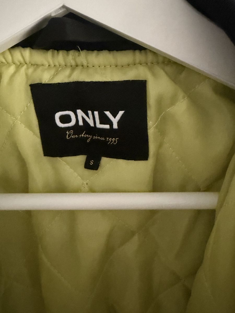 Only Giacche: Bomberjacke Only schwarz Gr. S – Usato da Urdorf venduto da Bailey72 3