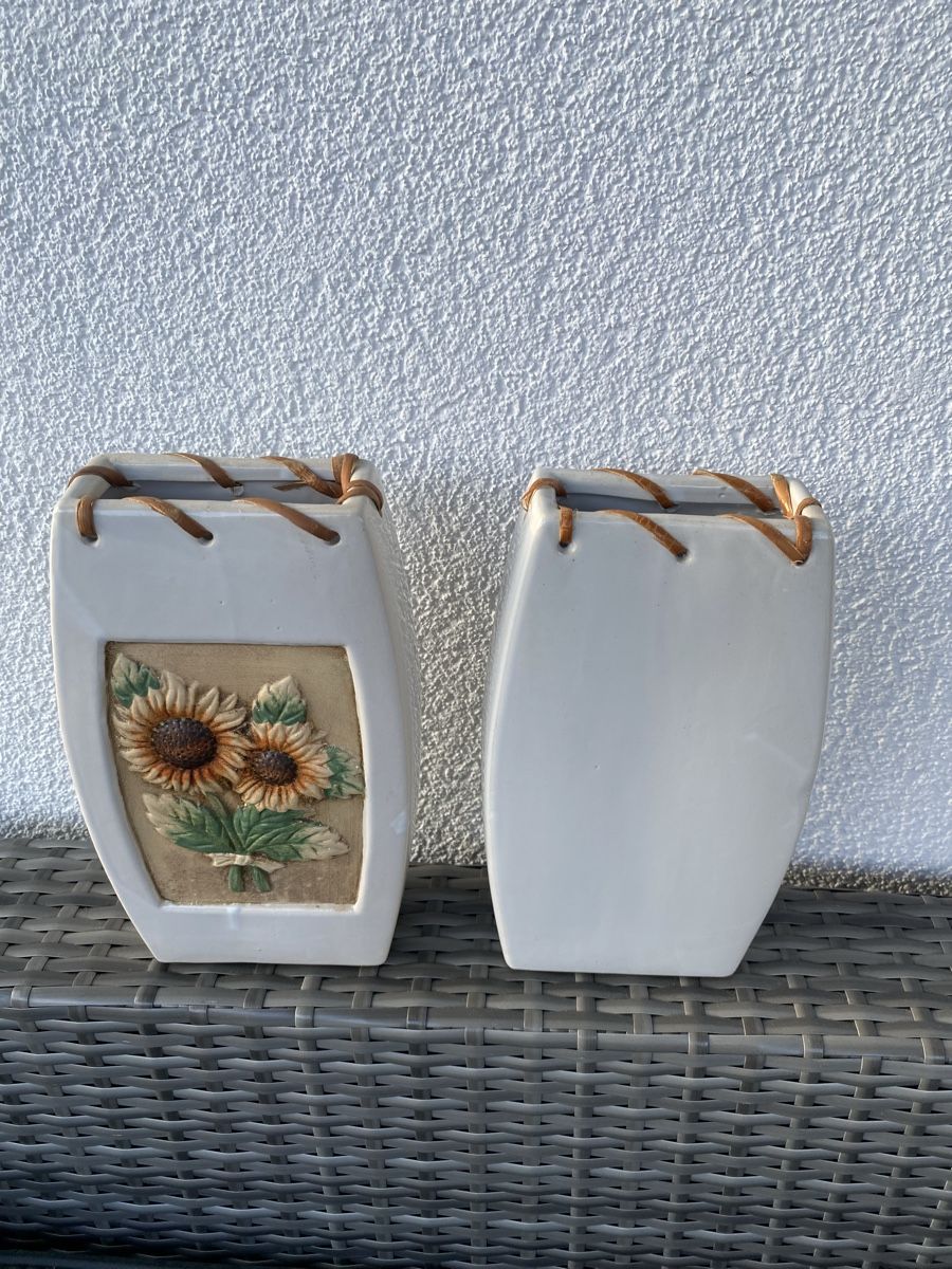 Vasi & Recipienti: 2 schöne Vasen Sonnenblumenmotiv – Usato da Balsthal venduto da Narulya 1