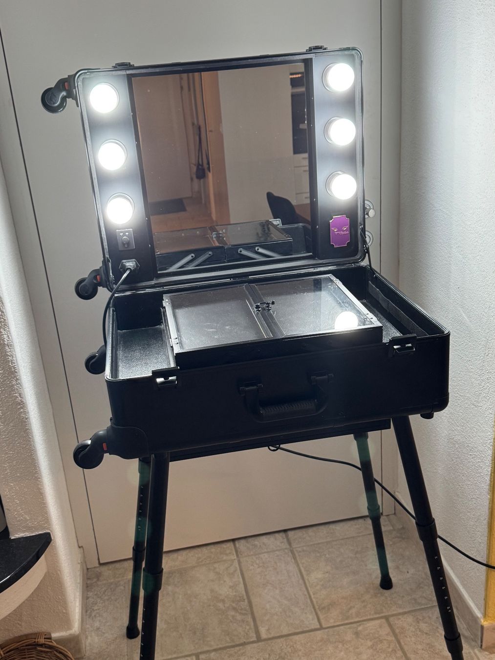 Friseureinrichtung: Profi Make-Up-Koffer mit Licht – Gebraucht aus Glattfelden von sdn_5430 2