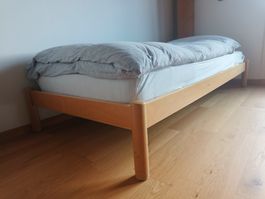 Holz-Bettgestell mit Lattenrost 90x200 cm