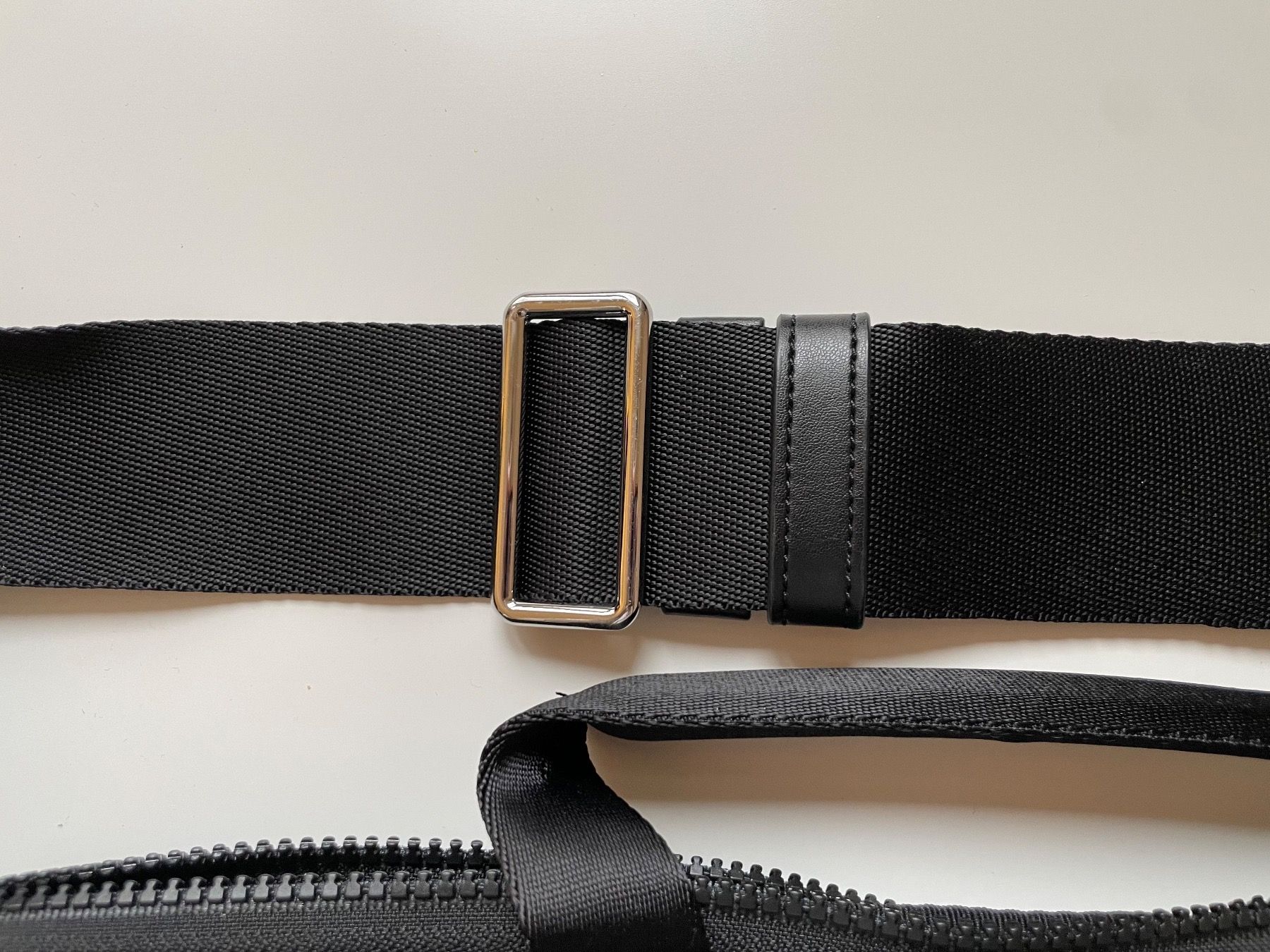 Marc Jacobs Taschen für Damen: Marc Jacobs Notebooktasche / Laptoptasche – Gebraucht aus St Gallen von Giidi 2