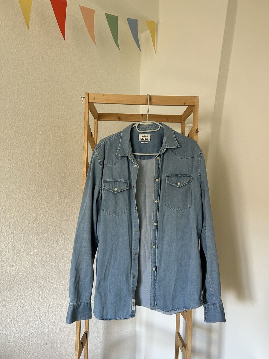 Camicie: Acne Studio Jeanshemd gr M🩵 – Usato da Basel venduto da Nicetohave13