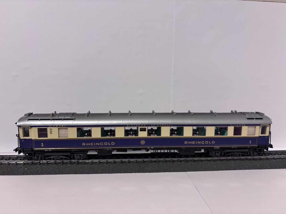 Liliput Modellini di ferrovie: LILIPUT Rheingold Wagenset – Usato da Lungern venduto da Tim_pr7p 7