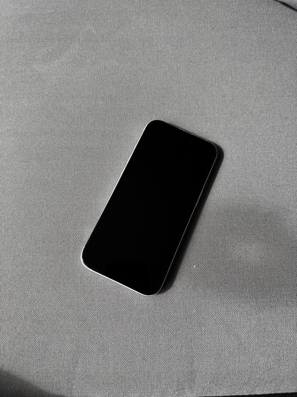 Apple Portables: Apple iPhone 15 – Défectueux à Lausanne par Denis-