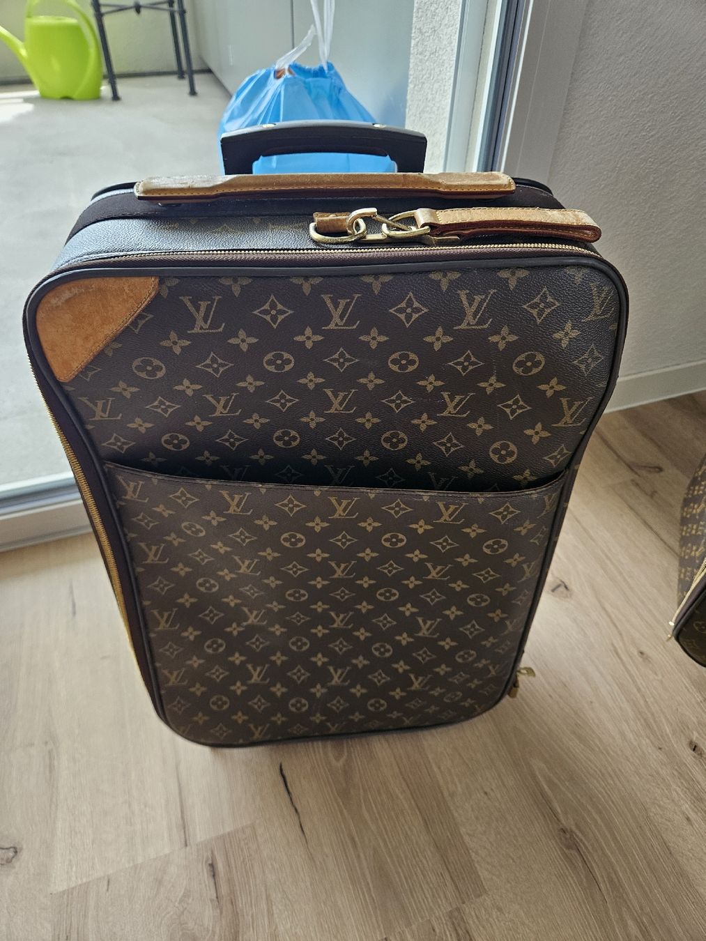 Louis Vuitton Valigie: 2 Borse Louis Vuitton Pegase 55 e 70monogram trolley, viaggi – Usato da Dottikon venduto da ivo_7hnj 1