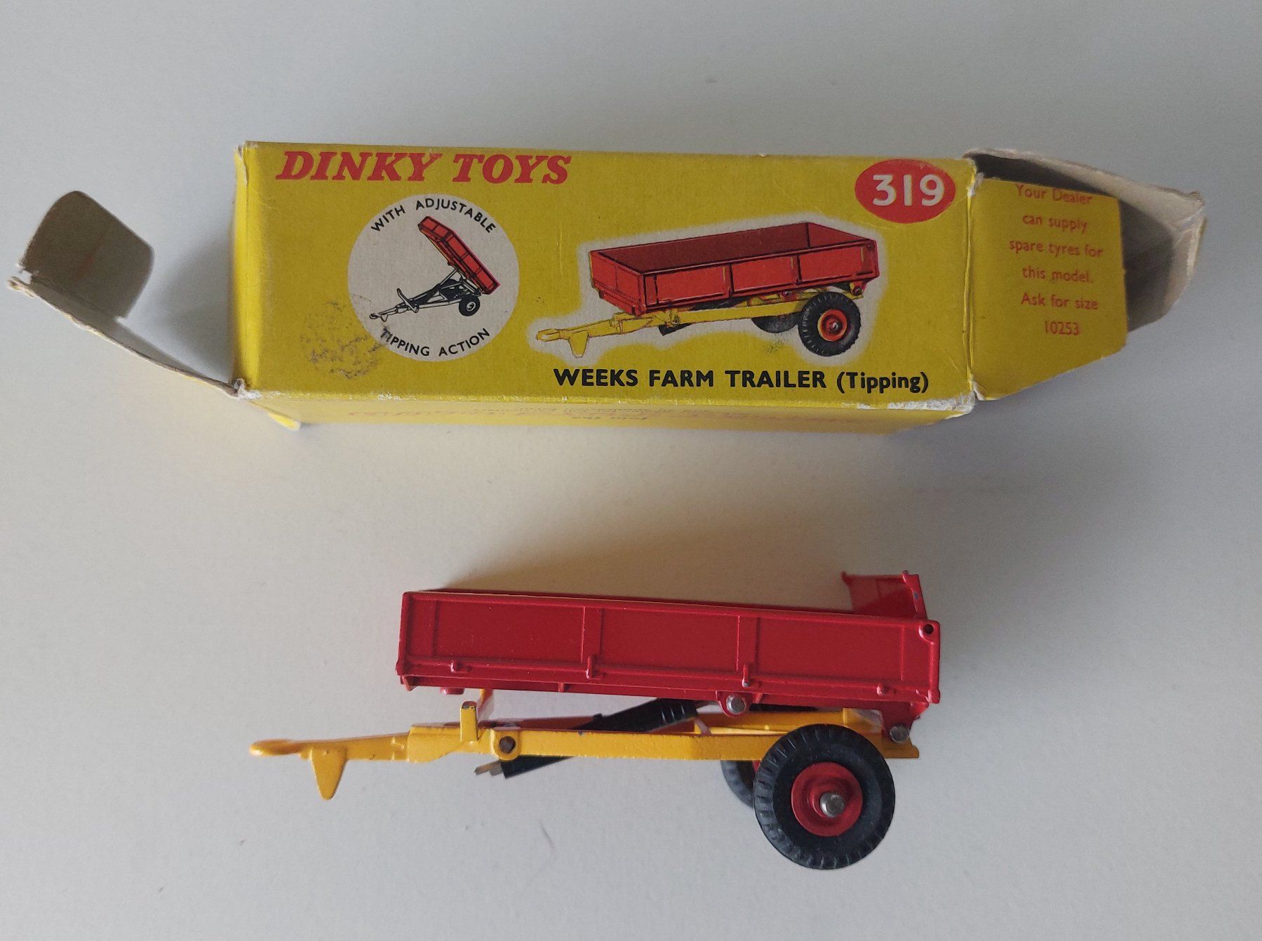 Dinky Toys Modellini d'auto: Dinky Toys 319 Anhänger Traktor – Usato da Schenkon venduto da Elbarto007 6