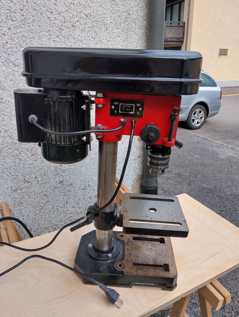 Trapani: Kleine Standbohrmaschine – Usato da Näfels venduto da Mboenis