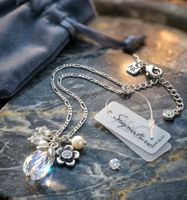 Romantische Designkette mit Perlen & Blüten Design - A&C neu