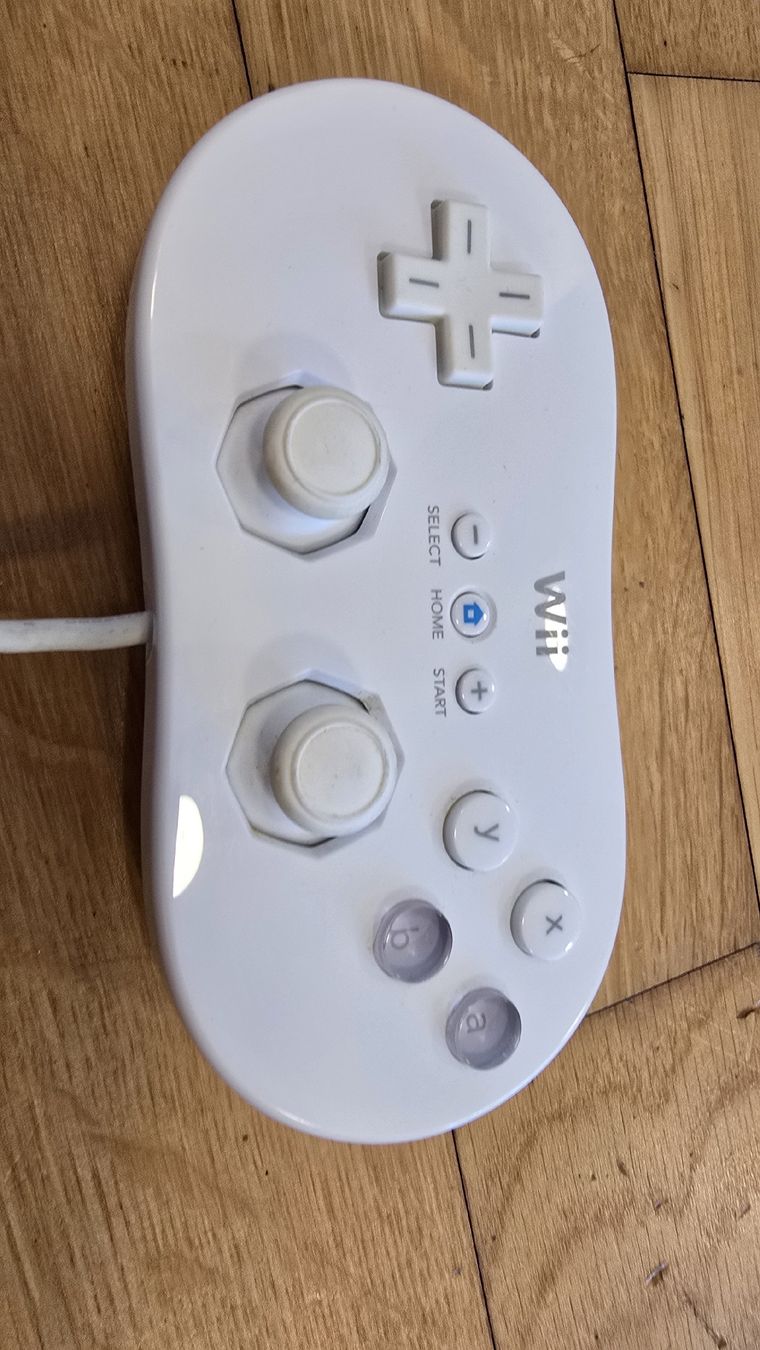 Nintendo Manettes: Nintendo Wii kontroller – D'occasion à Lenzburg par cameleoncolor 1