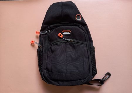 Multifunktionale Umhängetasche schwarz USB ﻿Sac bandoulière