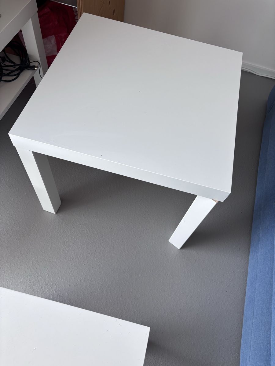Ikea Tavoli: White Side Table/Coffee Table - Modern Style - Chic! – Usato da Chavannes-Renens venduto da ami_pr7x 1