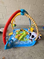 Baby Spieldecke mit Spielbogen & Figuren bunt