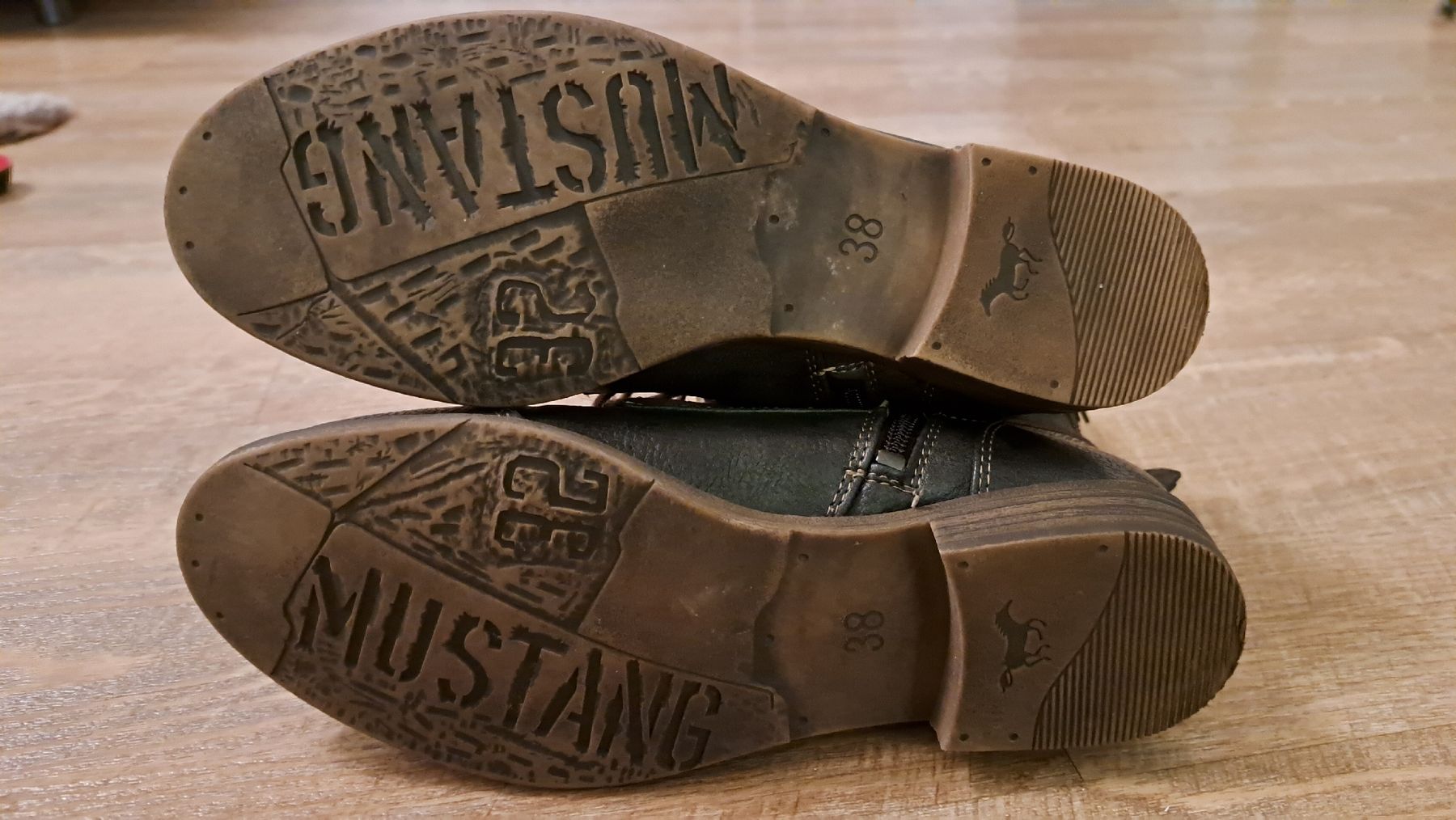 Mustang Scarpe da donna: Mustang Schnürstiefeletten 38 – Usato da Kleindöttingen venduto da Strandgut88 5