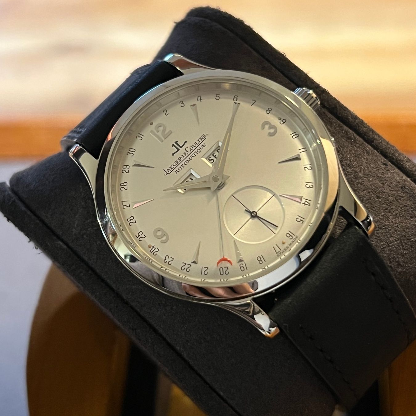 Jaeger-Lecoultre Orologi: Jaeger-LeCoultre Master Calendar Automatic 37mm 140.8.87 – Usato da Carouge GE venduto da Watchaser 7