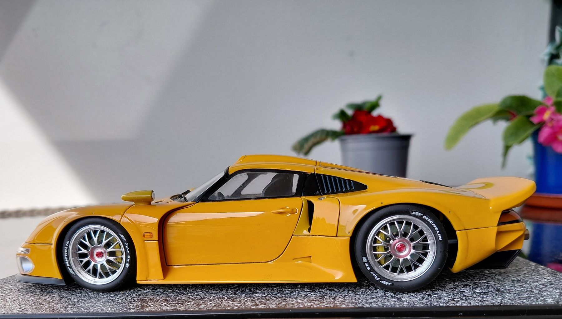 Porsche Modellini d'auto: Porsche 911 GT1 – Nuovo (secondo la descrizione) da Bottenwil venduto da Toyscout