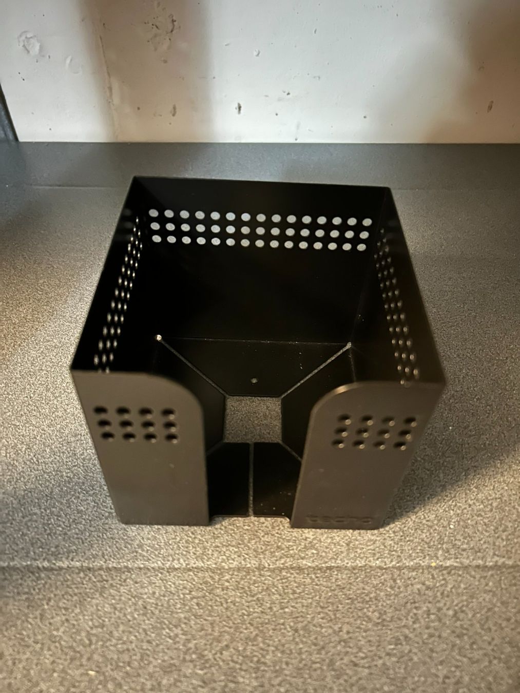 Sonstige Büroeinrichtungen: Büromaterial: Moderne Office Notizenhalter/Post-it aus Metal – Gebraucht aus Küsnacht ZH von filo_fila8700