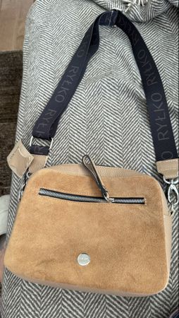 Ryłko Wildleder Umhängetasche Beige - Neu mit Etikett!