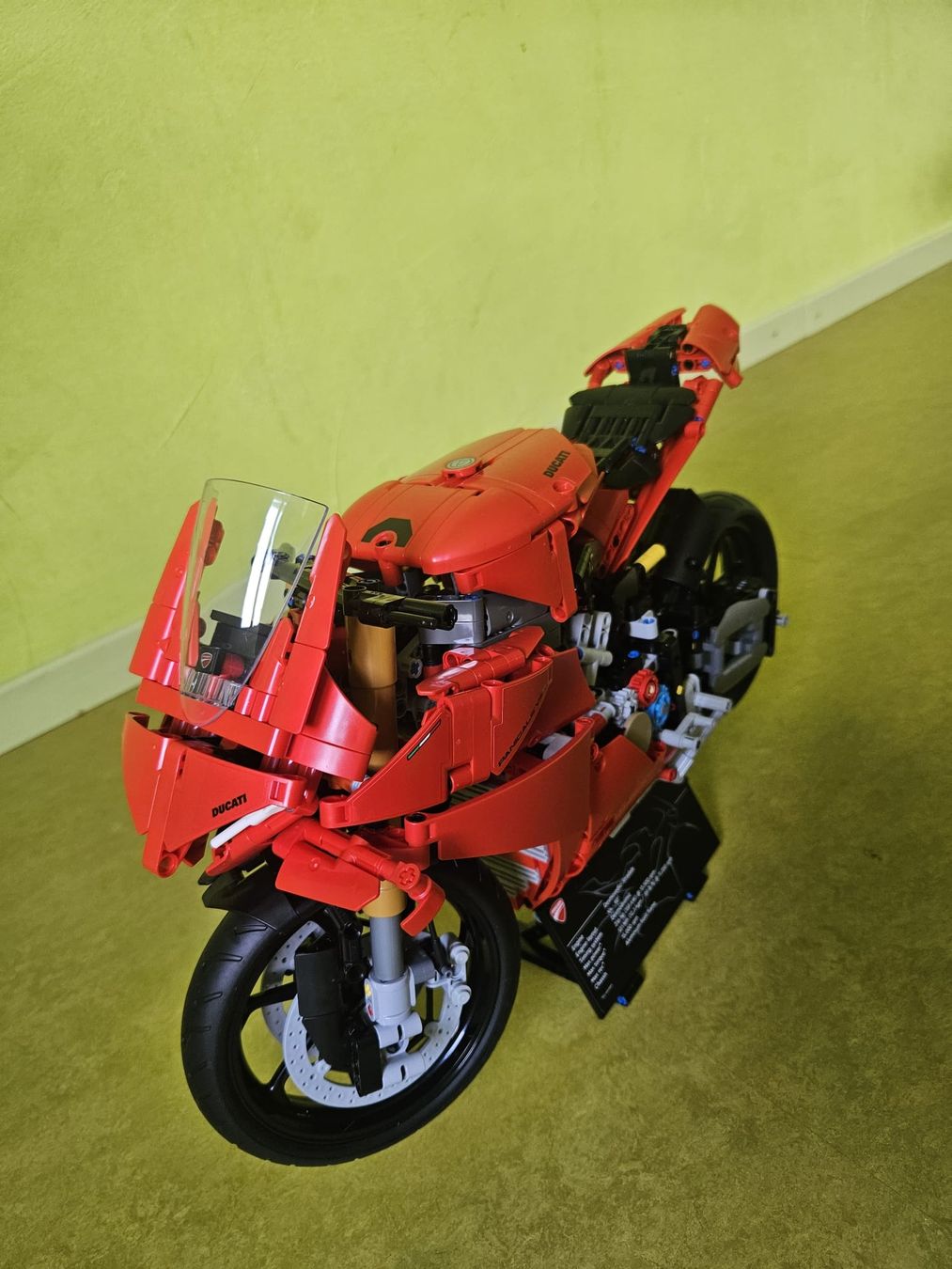 Lego Baukästen: Lego Technic Ducati Motorrad 42107 – Gebraucht aus Zell Zh von Flexomat