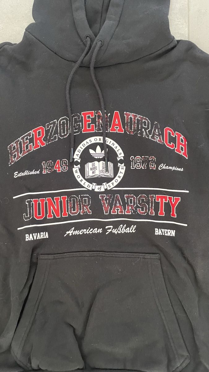 Adidas Maglioni & Felpe: Sweat à capuche Adidas – Usato da Cortaillod venduto da seba15 1