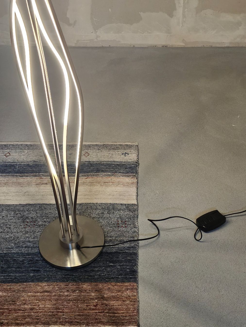 Lampes: Moderne LED-Stehleuchte - sehr hell und dimmbar – D'occasion à Seengen par DorisAlias 1
