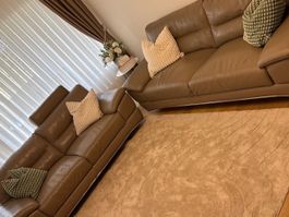 Set aus 2 Hochwertigen Ledersofas wie NEU