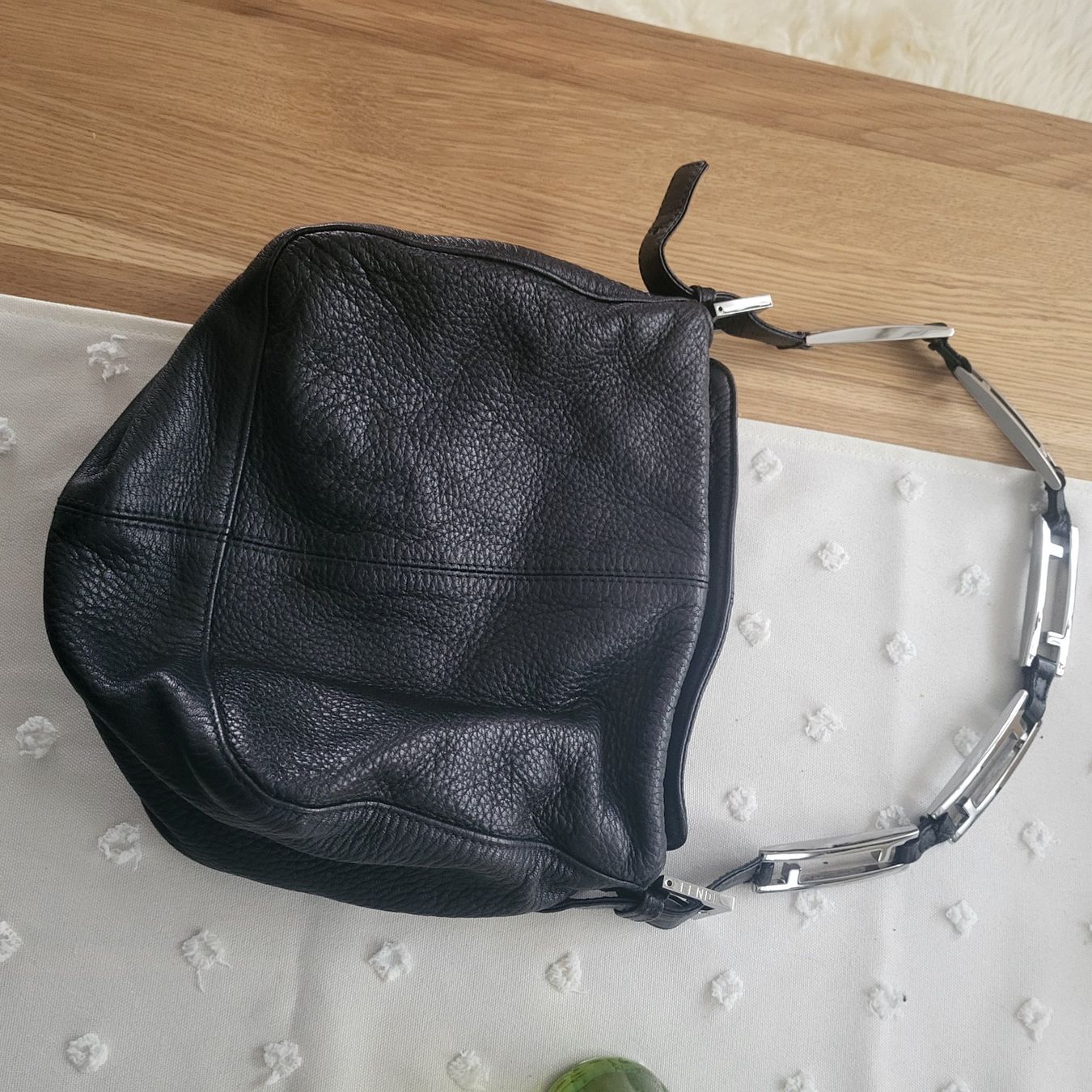 Fendi Borse da donna: Fendi Letertasche mit Metall – Usato da Rickenbach b. Wil venduto da diepe