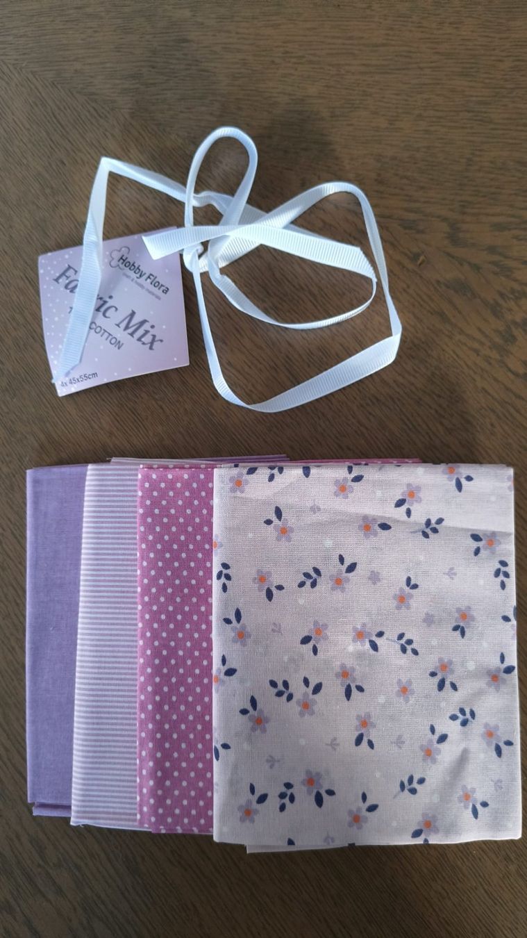Altro in  Abbigliamento & Accessori: Stofftaschentücher 4 Stück – Nuovo (secondo la descrizione) da Grächen venduto da Hel7890 1