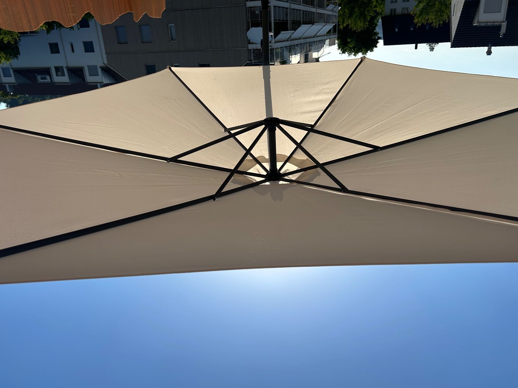 Sonnenschirme: Sonnenschirm – Gebraucht aus Ehrendingen von Milos_Relic 4
