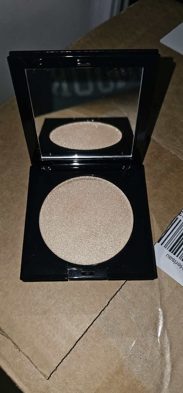 Pat McGrath Labs Make-up: pat mcGrath Labs highlighter – Nuovo (secondo la descrizione) da Sumiswald venduto da Eri_Beri 1