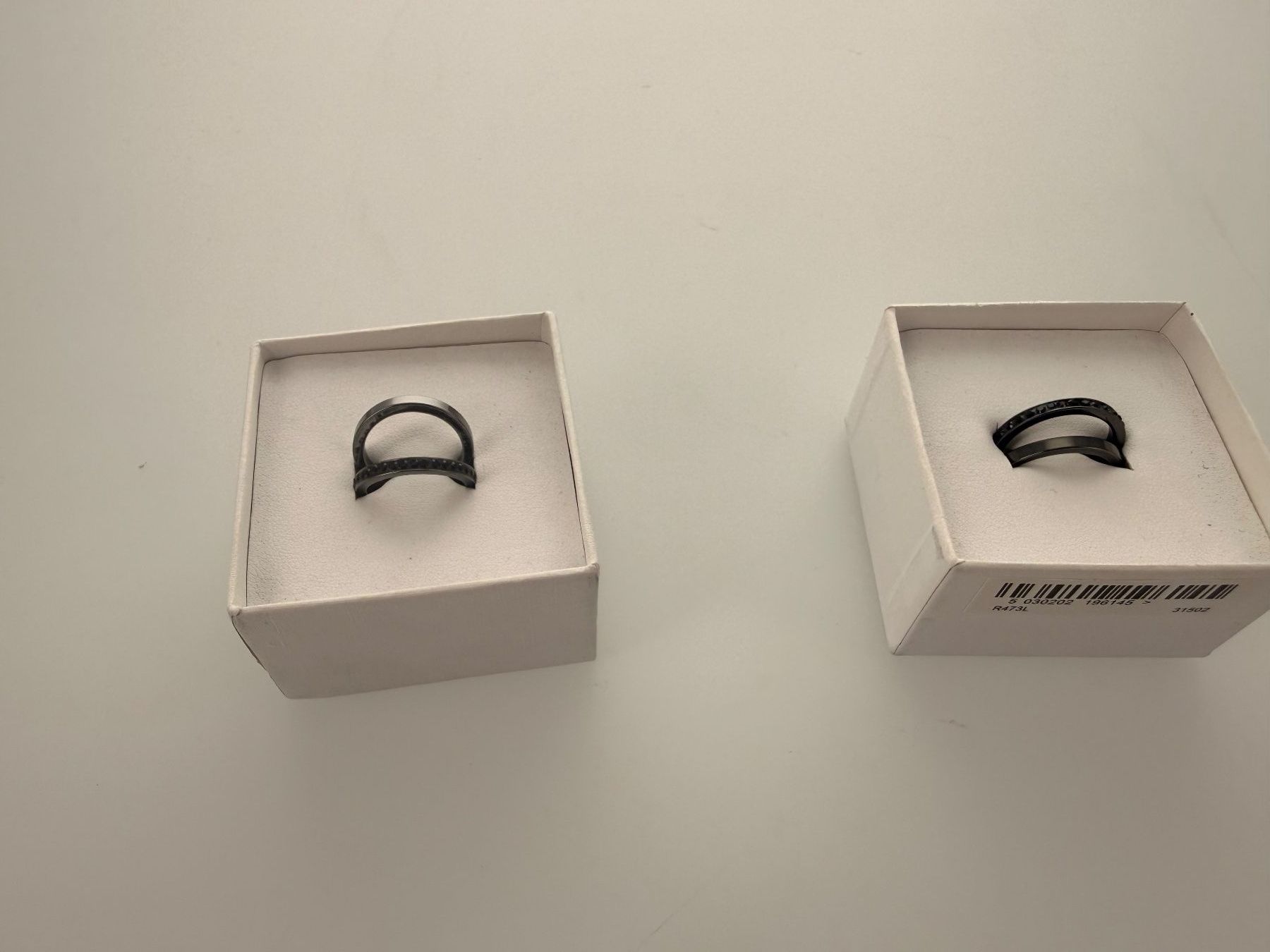 Anelli: 2 Ringe Damen Schmuck Set Anthrazit mit Steinen NEU – Usato da Zug venduto da isdach