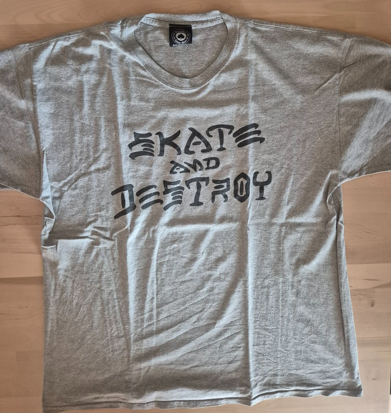 T-shirts: Trasher "Skate and Destroy" Shirt – D'occasion à Trogen par Monk3yWear