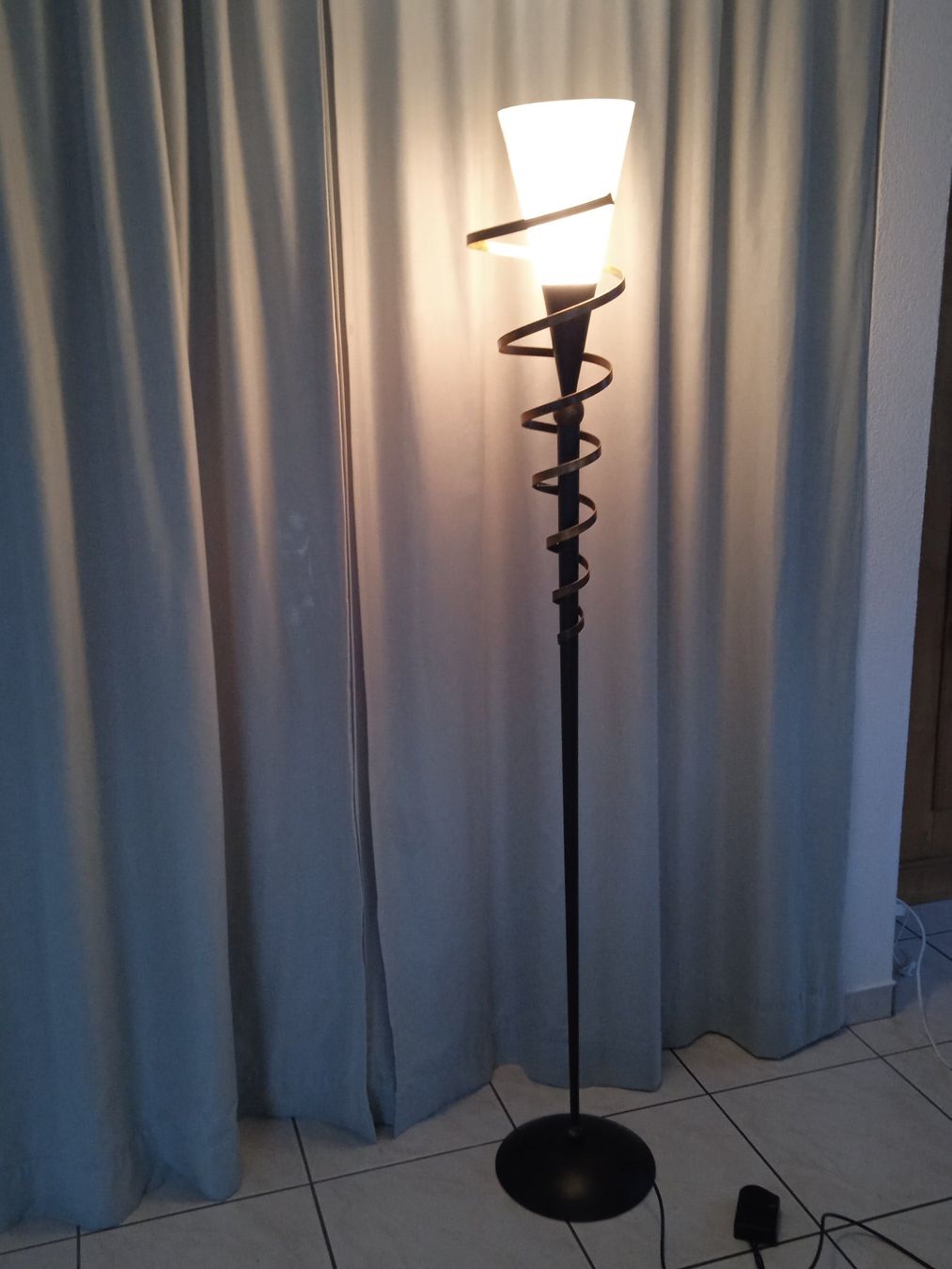 Lampade: Stehlampe (dimmbar) – Usato da Rothrist venduto da MaSa82 1