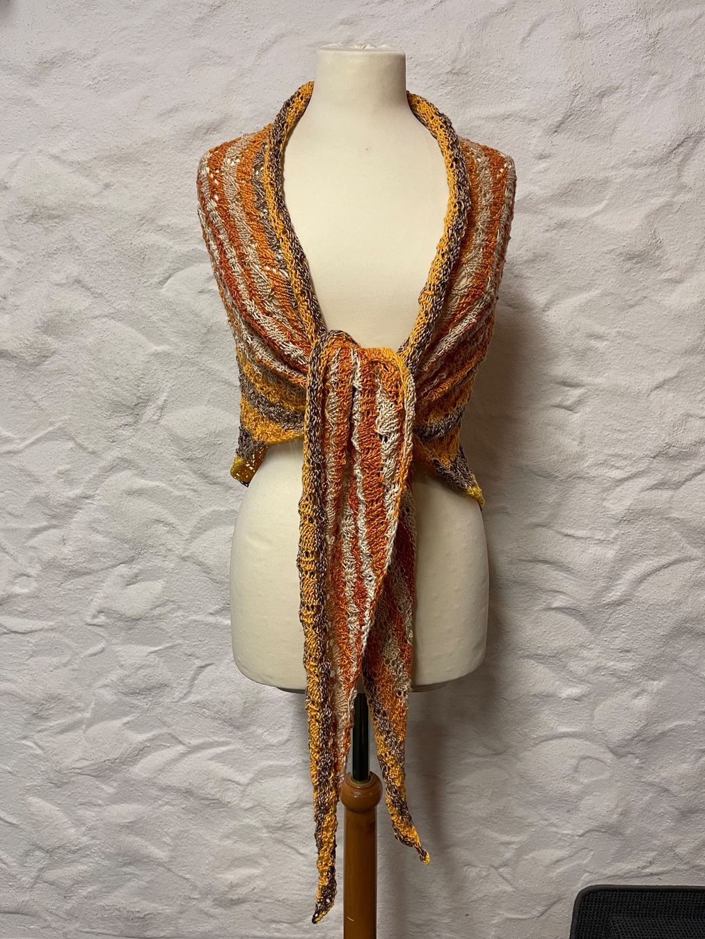 Foulard & Sciarpe: Dreieckstuch – Nuovo (secondo la descrizione) da Urnäsch venduto da pas_5r9c 1