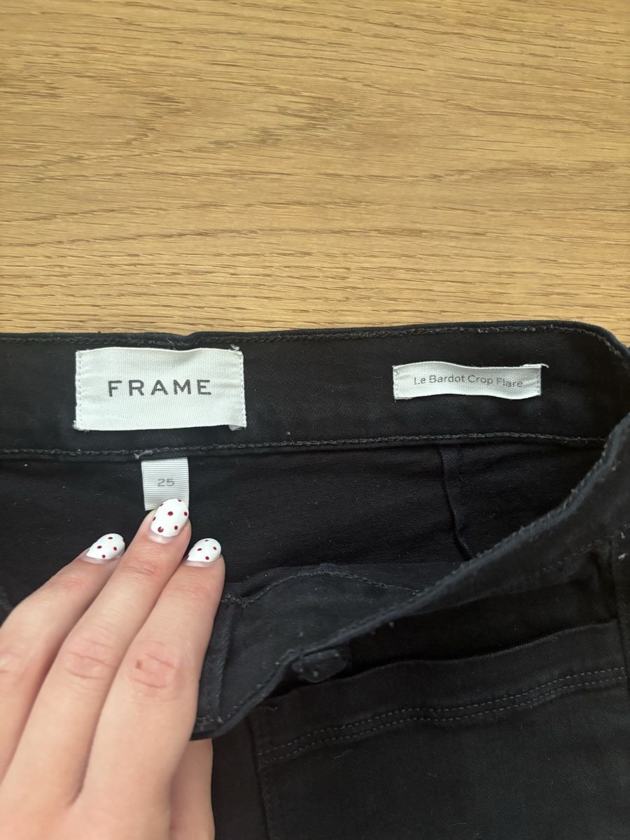 Jeans: schwarze flared Hosen Damen – Usato da Männedorf venduto da giu_wm6d 3